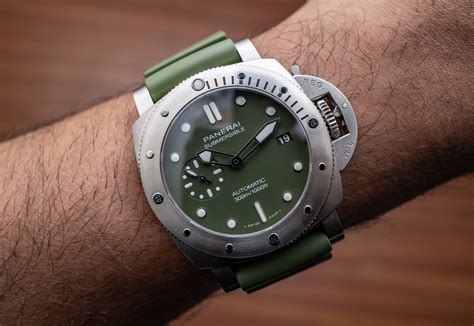 panerai submersible verde militare pam01055